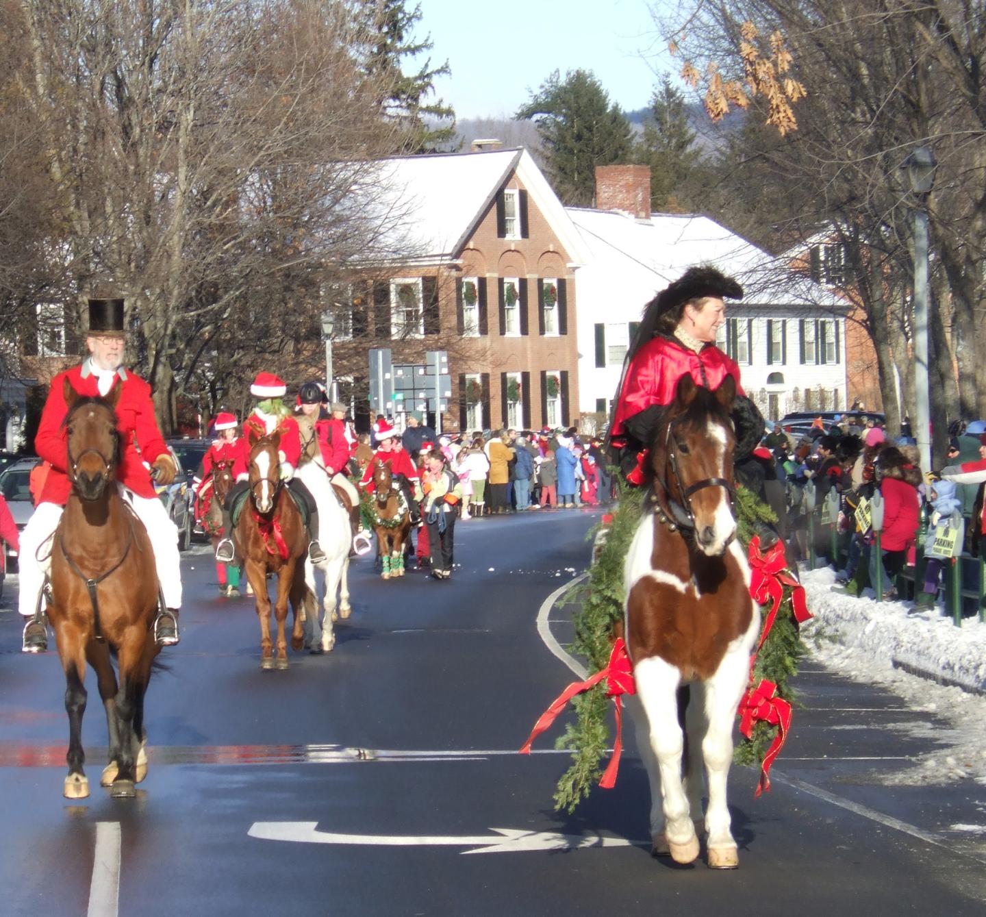 Woodstock Vt Christmas Parade 2024 Eilis Harlene